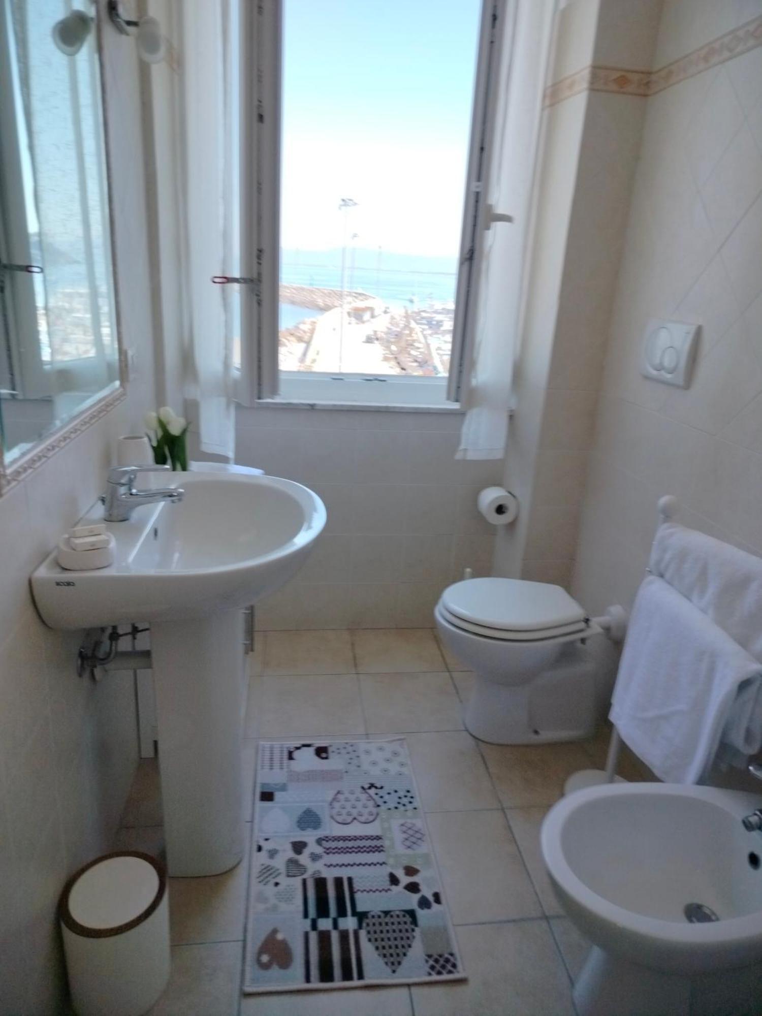 ポルト・サント・ステーファノCasa La Marinella Sul Portoアパートメント エクステリア 写真
