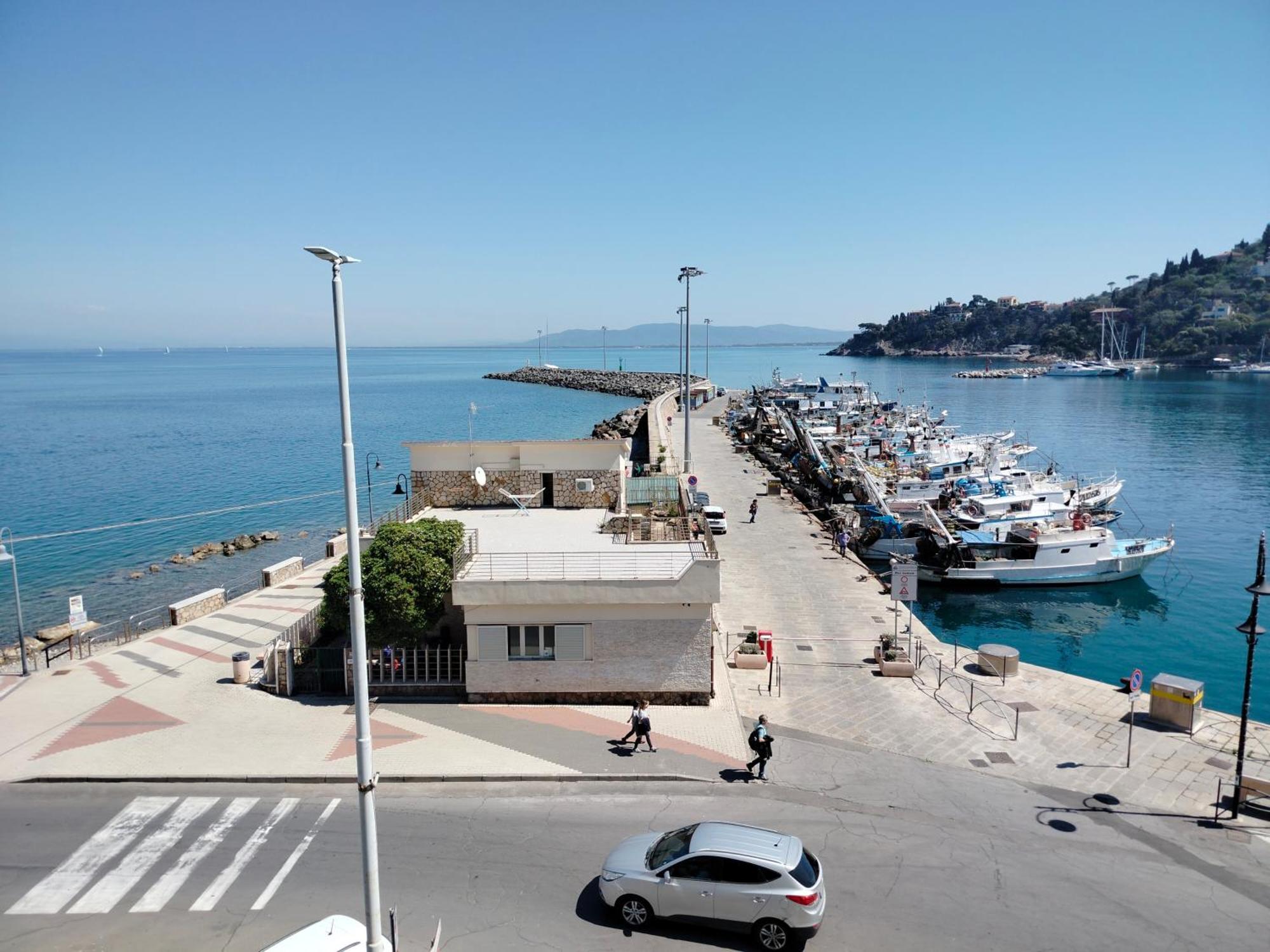 ポルト・サント・ステーファノCasa La Marinella Sul Portoアパートメント エクステリア 写真